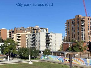 Park Royal Apartments, Calgary, AB T3C 0X8