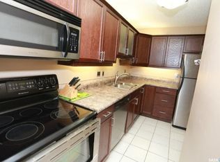 B4 Kingsmere Blvd #245, Saskatoon, SK S7J 4B7