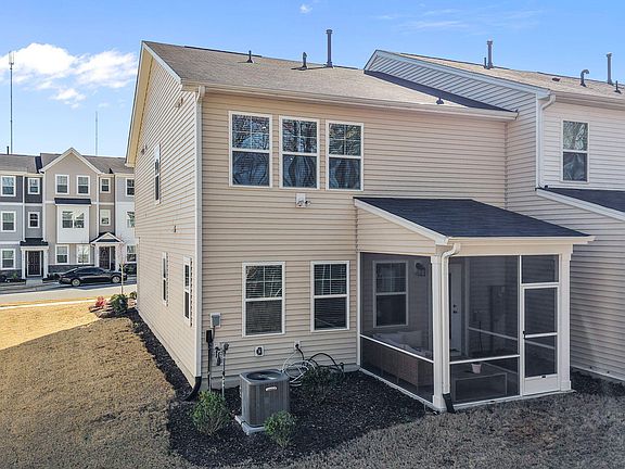 3rd image of 195 Aster Bloom Ln