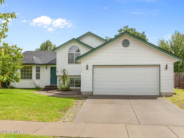 7312 W Macaw Ln, Rathdrum, ID 83858