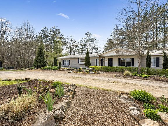 3rd image of 105 Sickler Rd
