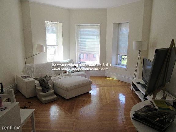 227 Newbury St. #3 Boston - Back Bay Unit Photo 2