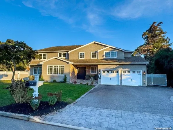 78 Clinton Avenue, Saint James, NY 11780