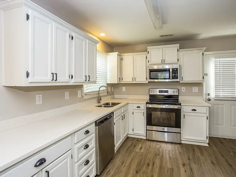 11025 Ballards Pond Ln — Photo 8