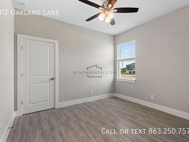 402 Oakland Ln — Photo 21