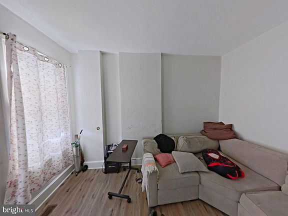 3rd image of 4948 Hawthorne St