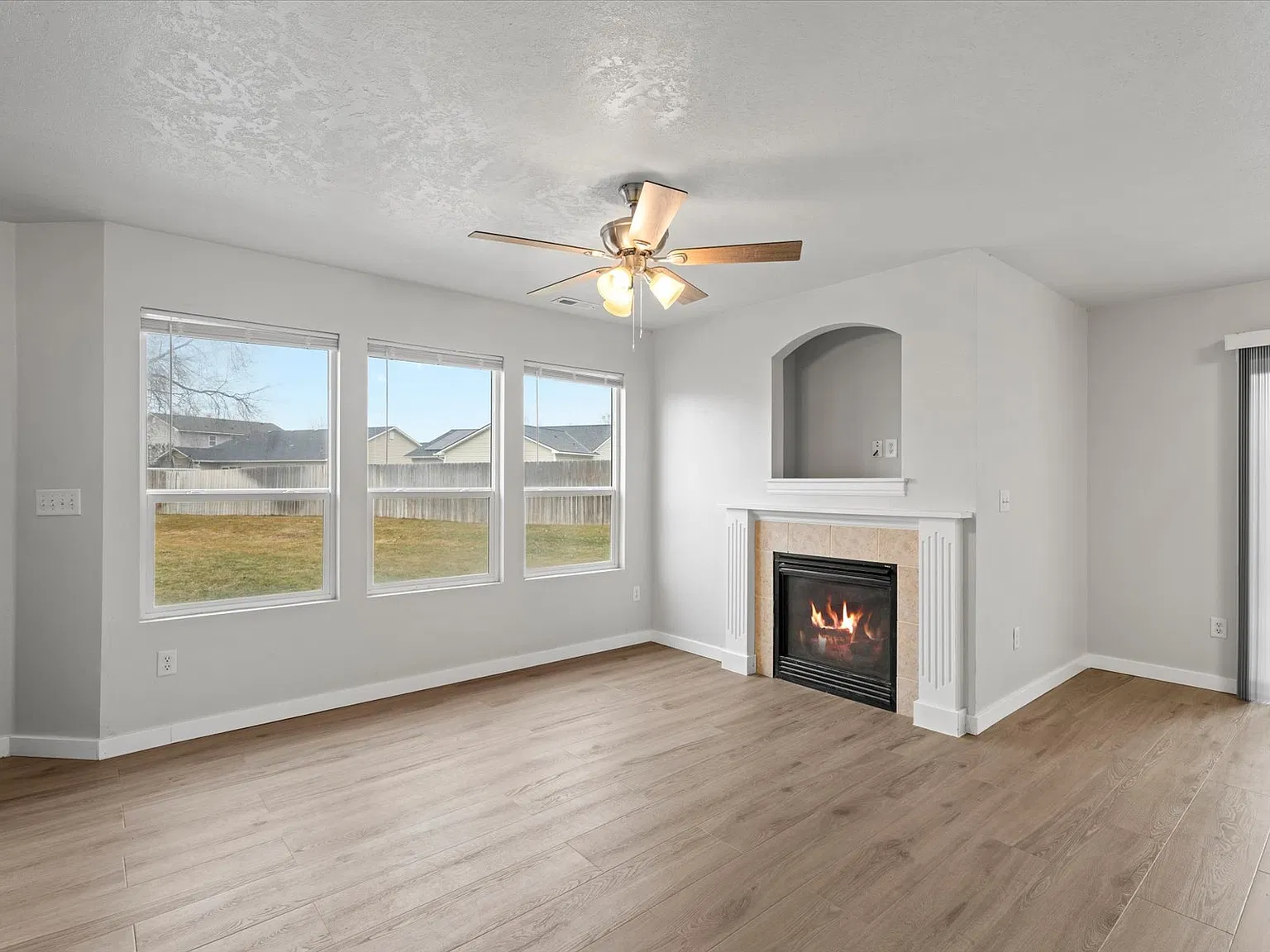 2 bed, 1.5 bath, 900 sqft, $1,500 — Photo 3