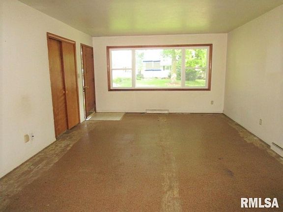 5th image of 5641 N Renwood Ave