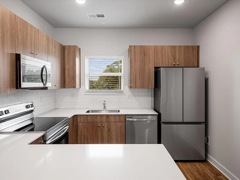 Barry West Townhomes — Photo 74