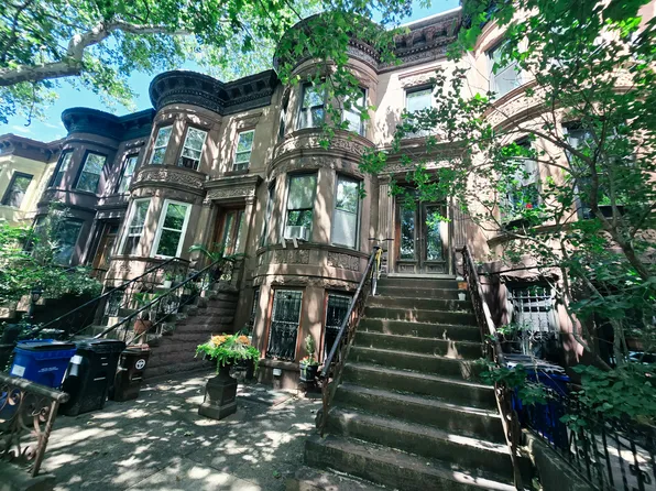 551 47th Street image 1 of 29