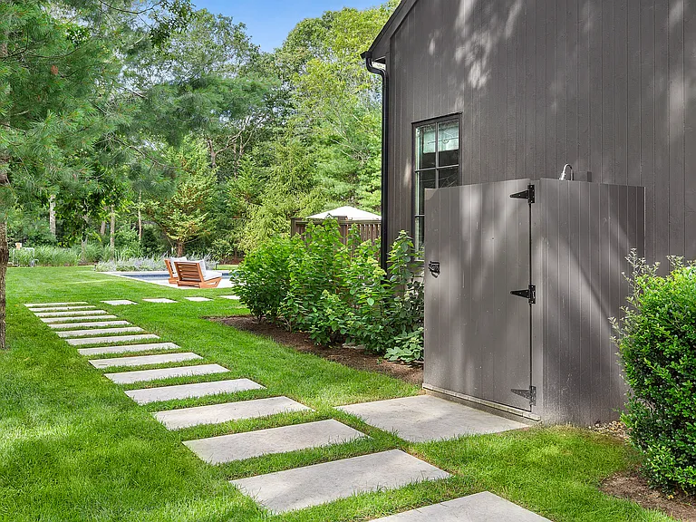18 Renees Way — Photo 38
