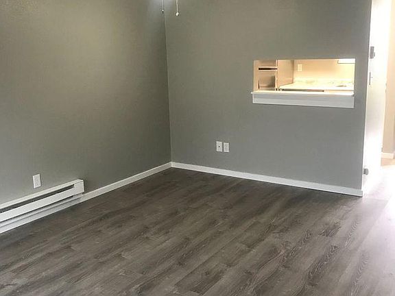 2nd image of 100 Wilmington Dr
