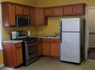 2138 N Point St #1F, Chicago, IL 60647