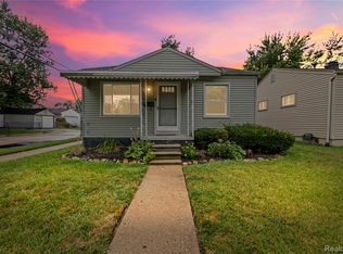 150 E Barrett Ave, Madison Heights, MI 48071