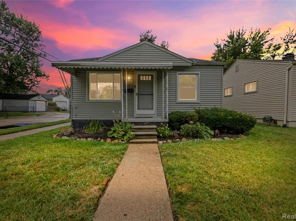150 E Barrett Ave, Madison Heights, MI 48071
