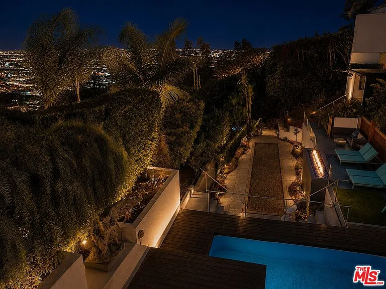 8380 Hollywood Blvd — Photo 21