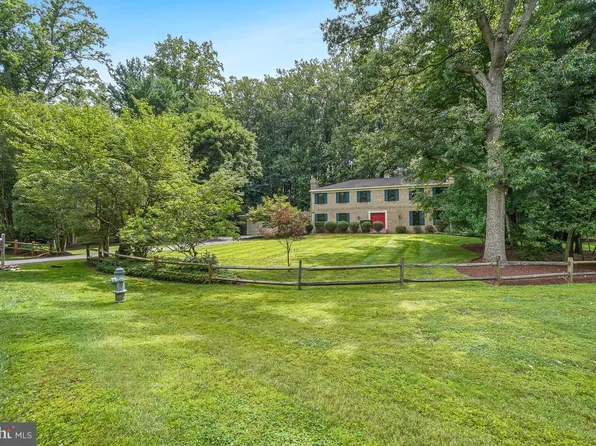 11701 Beekman Pl, Rockville, MD 20854