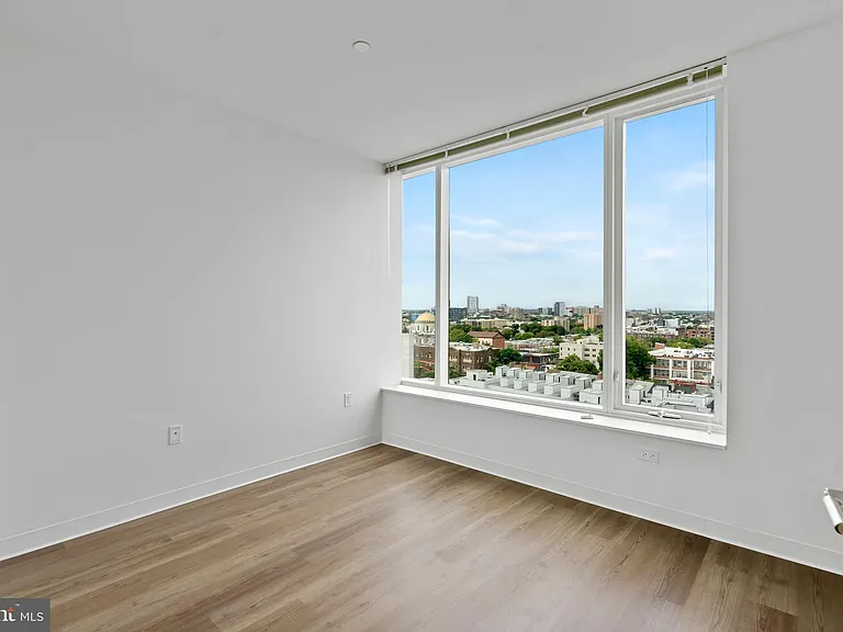 569 N 5th St #610 — Photo 7