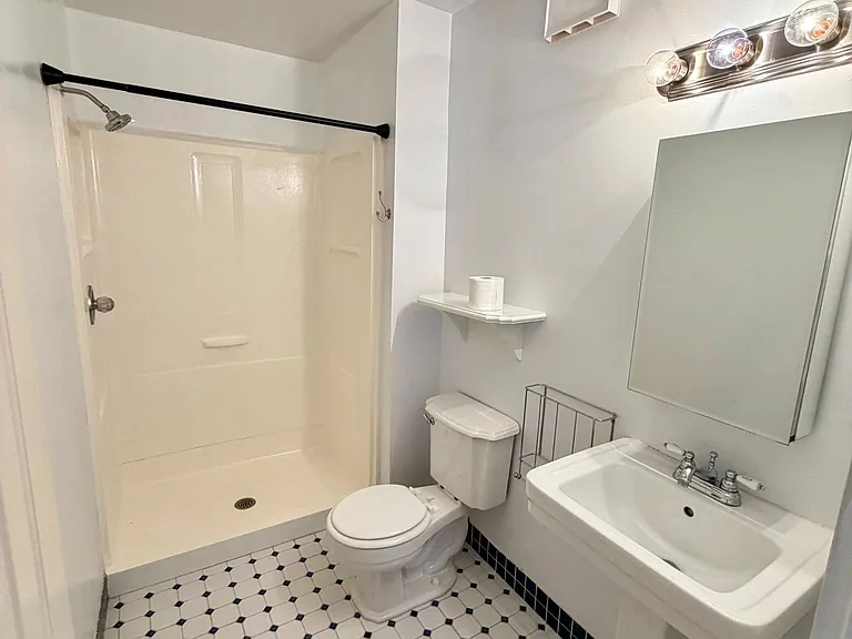 231 N Shippen St #325 — Photo 17