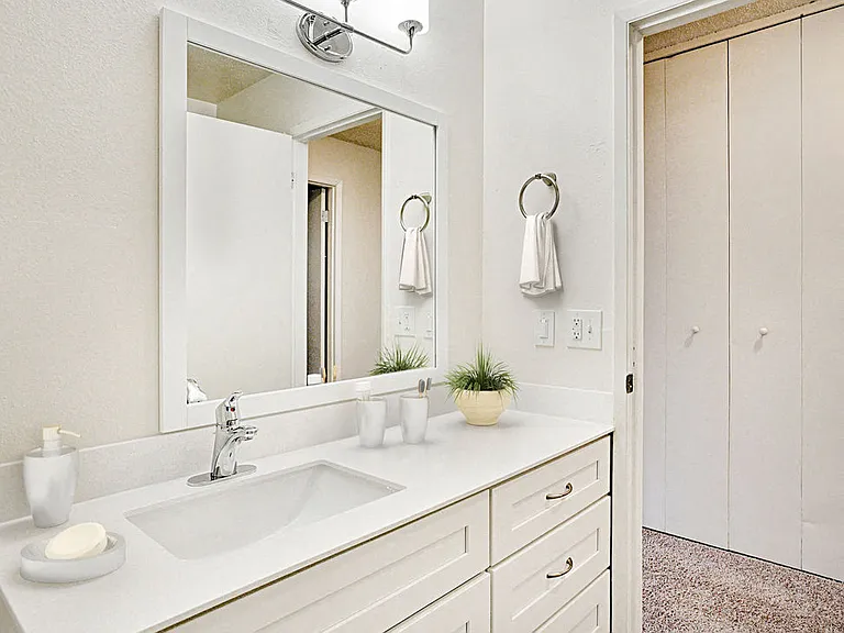 Bathroom Sunset Station Apartments Portland Oregon
