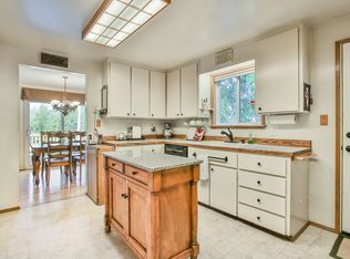 18704 82nd Ave NE, Kenmore, WA 98028