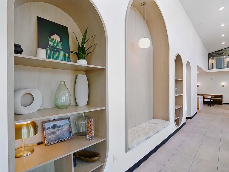 Promontory Place — Photo 1