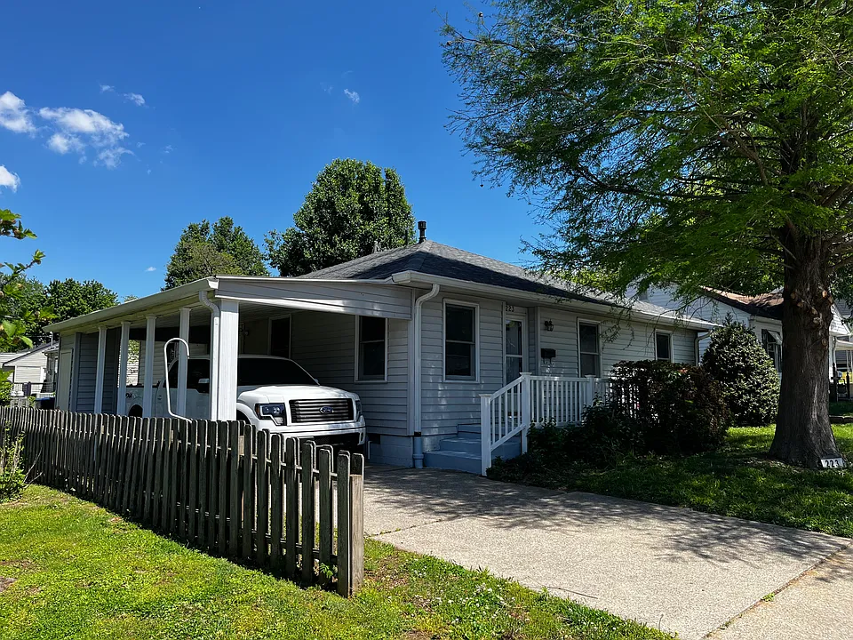 223 Oriole Dr
