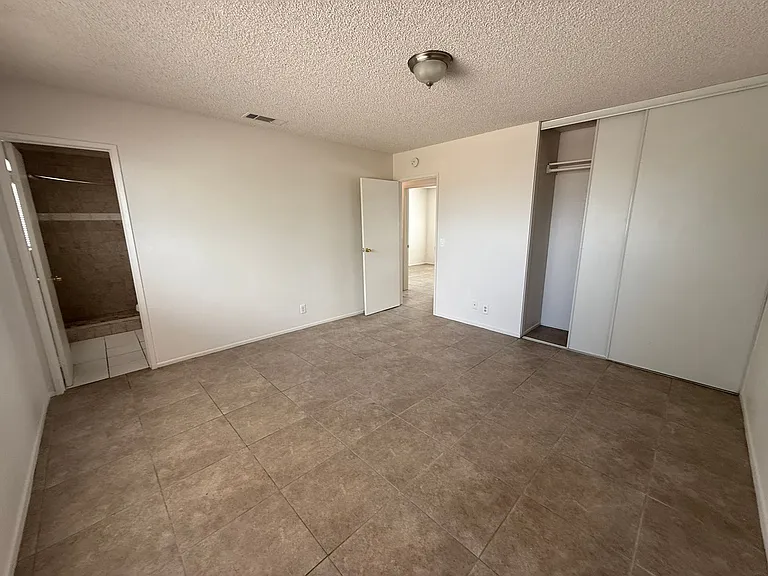 15991 N Culver Rd — Photo 25
