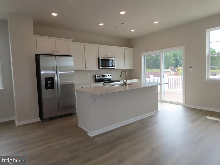 3080 Martha Way — Photo 5