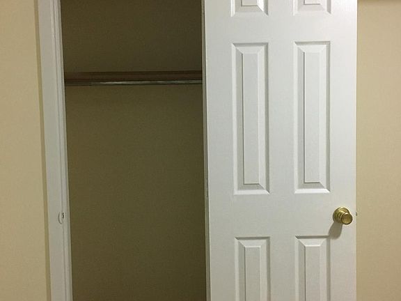 4th image of 421 E 238th St Fl 1