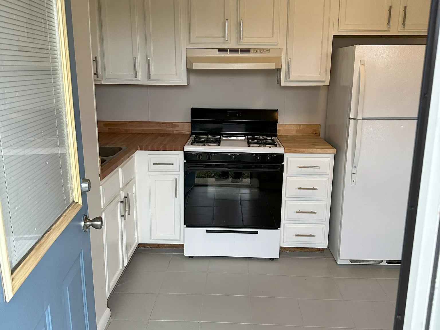 Apartment for Rent — Photo 4