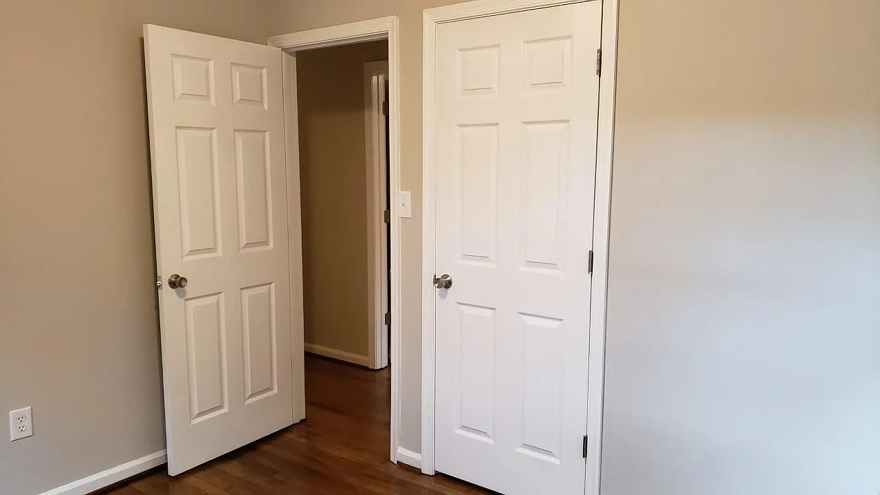 3 bed, 1.5 bath, 912 sqft, $1,600 — Photo 4