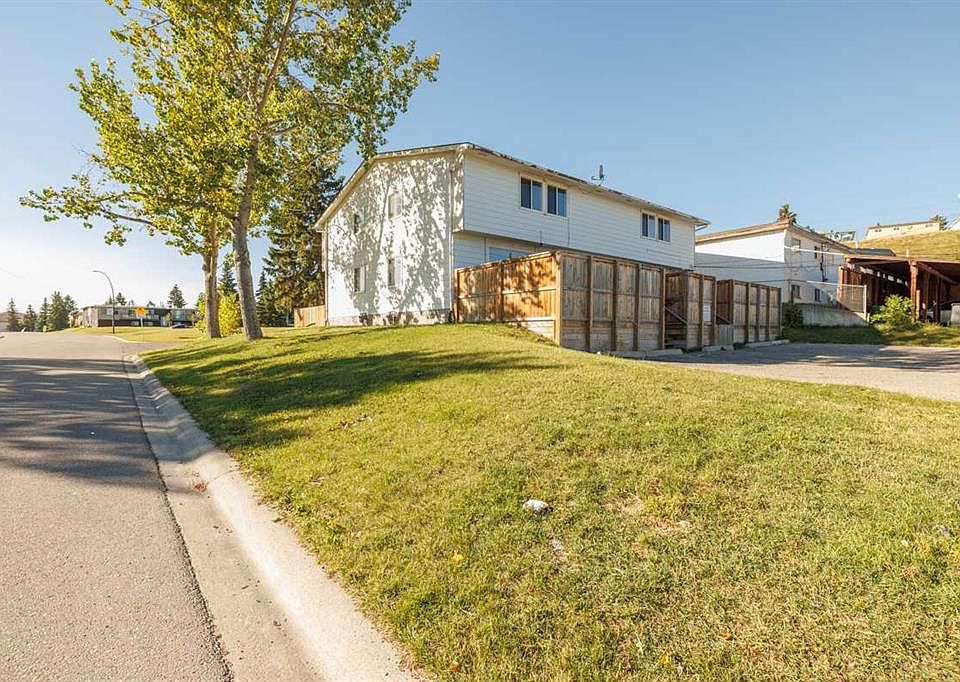 139 N Huntington Park Grn NW Calgary AB Zillow