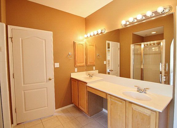 3rd image of 3108 Wisteria Dr