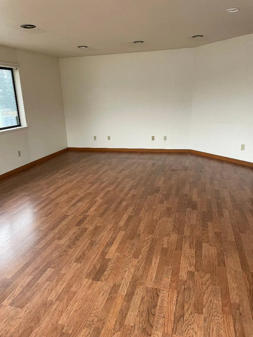 5670 West End Rd — Photo 2