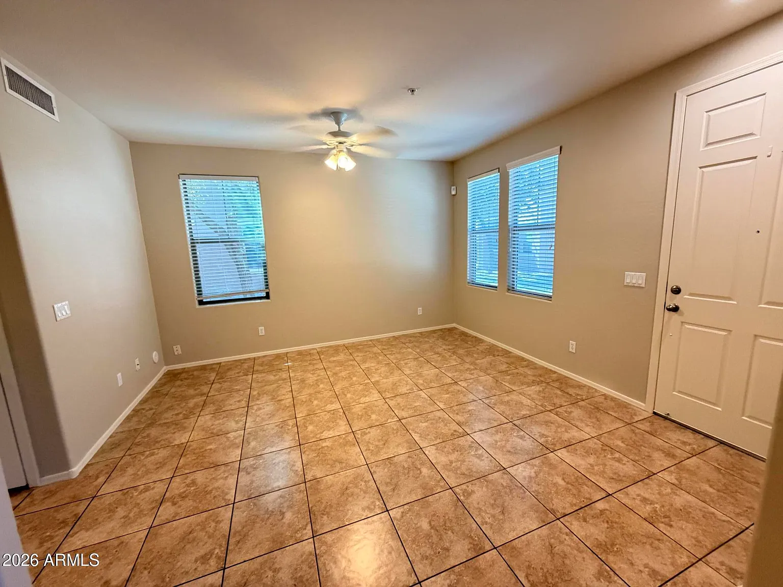 3 bed, 3.0 bath, 1493 sqft, $1,995 — Photo 4