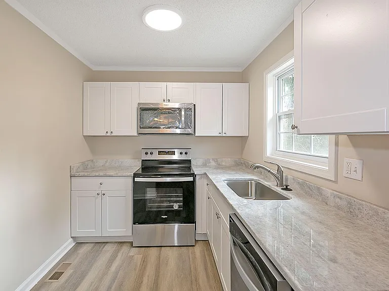 4970 Hiram Lithia Springs Rd — Photo 6