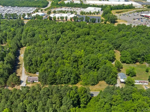 10247 Ashcake Rd, Ashland, VA 23005