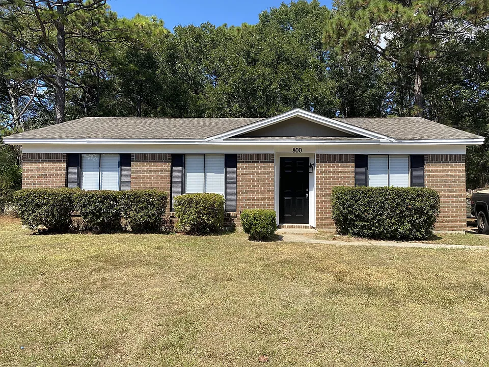 800 Lynn Ct