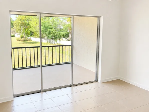 871 NW Sunset Dr APT 4, Stuart, FL 34994