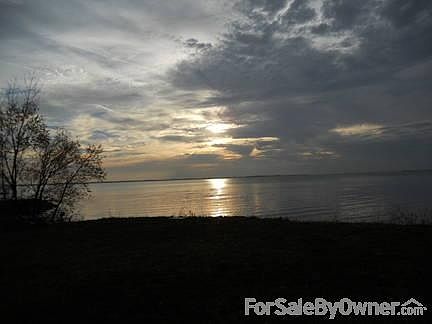 4th image of 3854 Memorial Shoreway