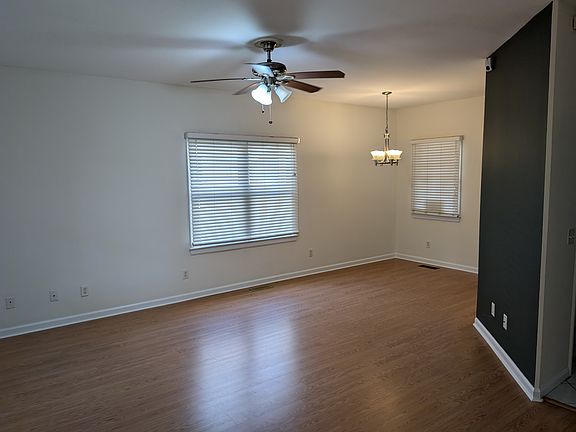 5th image of 635 E Henry St #635