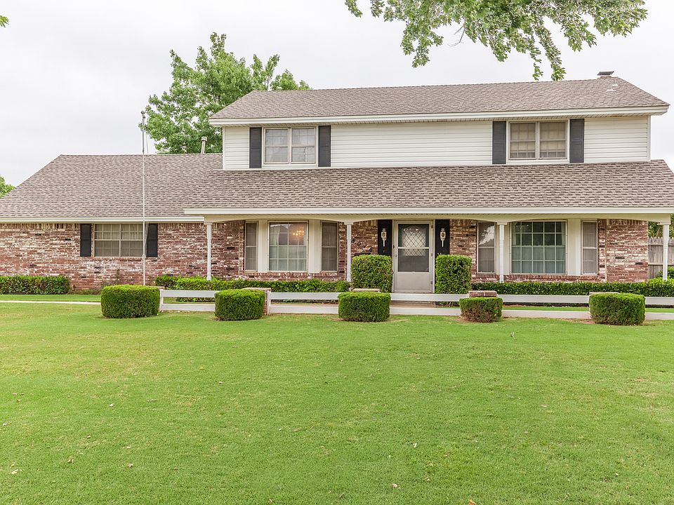 1st image of 8016 Lakehurst Dr