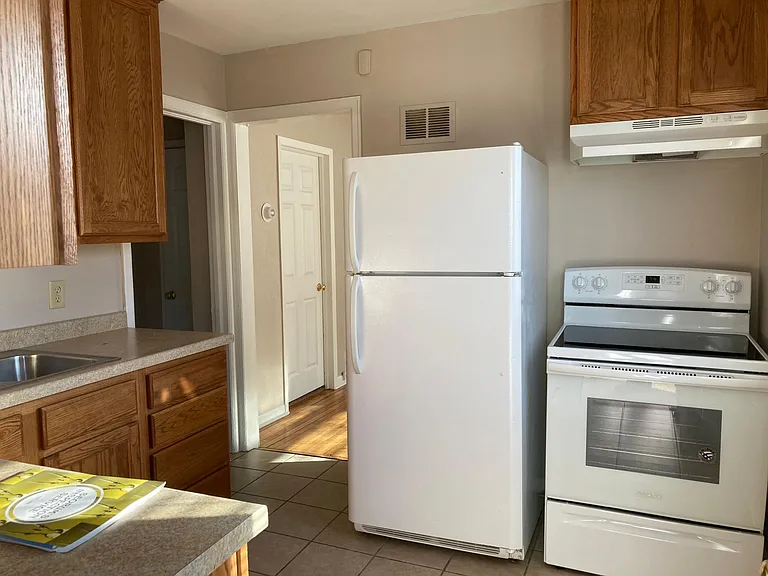 741 Rose Ave E #1 — Photo 11