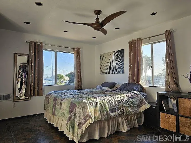 4076 Manzanita Dr — Photo 8