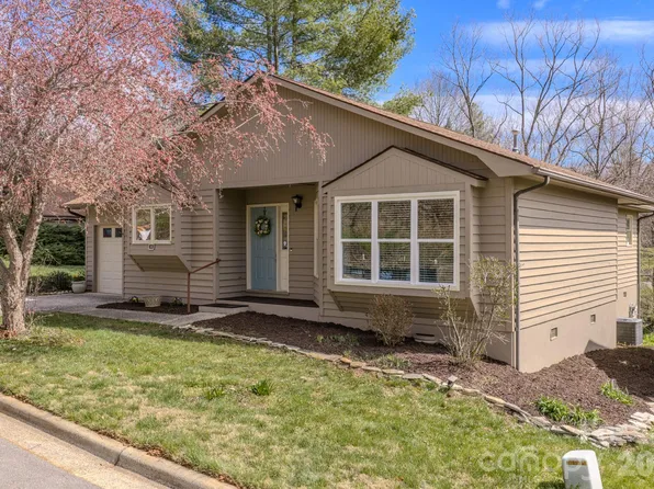 4 Hedgerose Ct #D, Asheville, NC 28805
