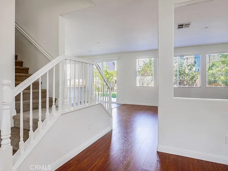 321 Riley Ct — Photo 7