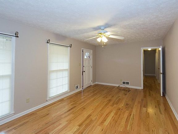 5th image of 2651 Abington Dr