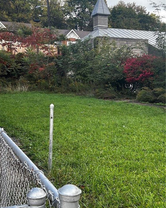 2nd image of 1276 Spring Garden Ave