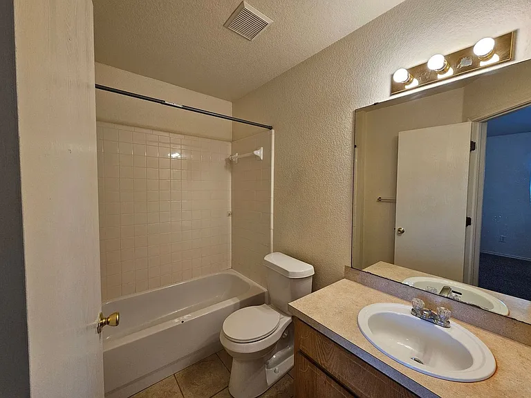 4005 Nadine Dr #D — Photo 10